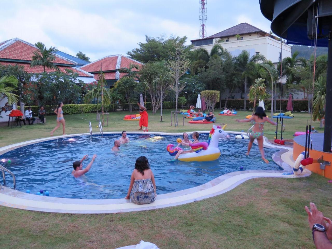 Jazz U Garden Resort 카타 비치 외부 사진